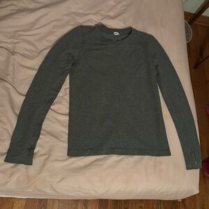 Fabletics women’s size medium long sleeve fitted shirt